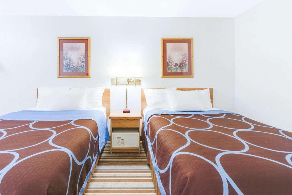 Super 8 By Wyndham Burlington Hotel Phòng bức ảnh